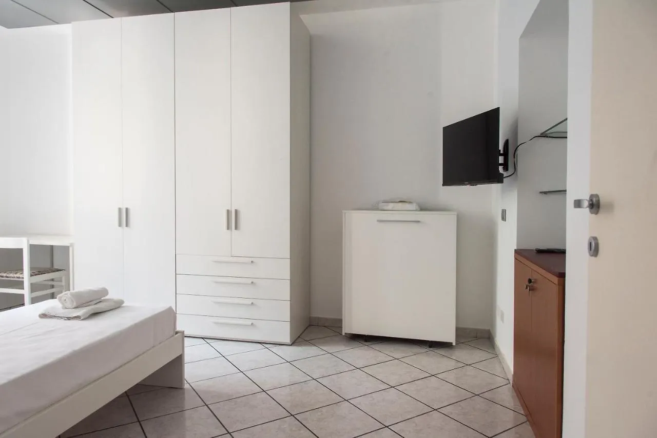 Youhosty - Paoli 3 Milán Apartmán