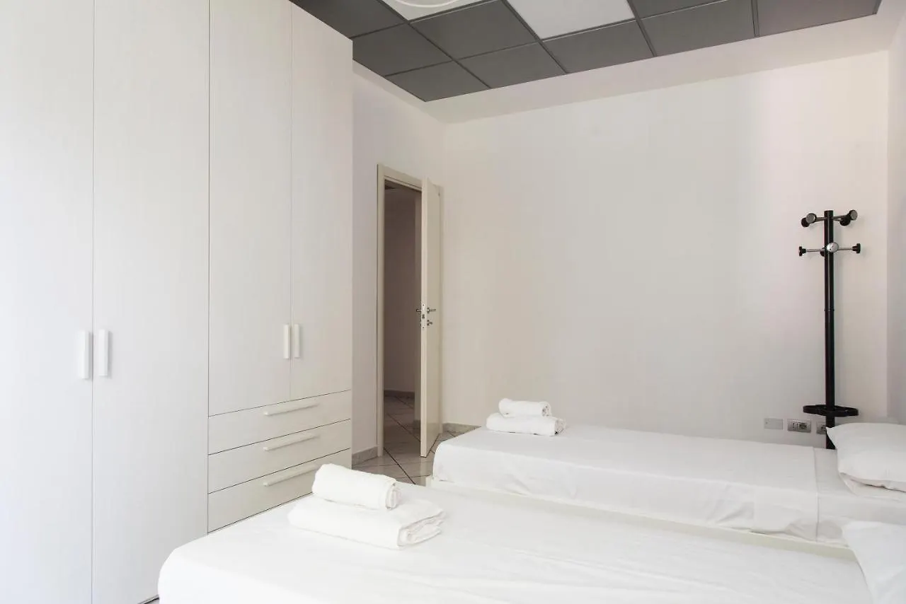 Youhosty - Paoli 3 Milán Apartmán